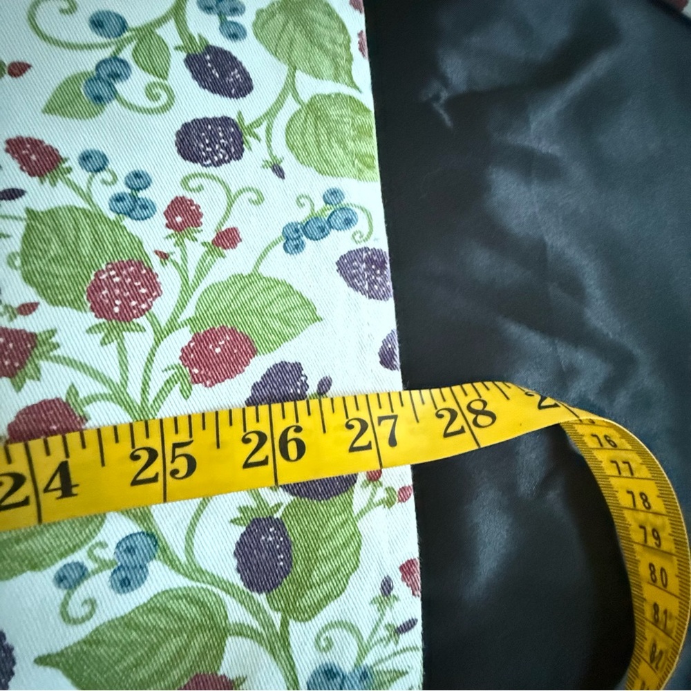 Now Designs Floral Apron with Berry Print Cute Kitchen Berry - Picture 6 of 13